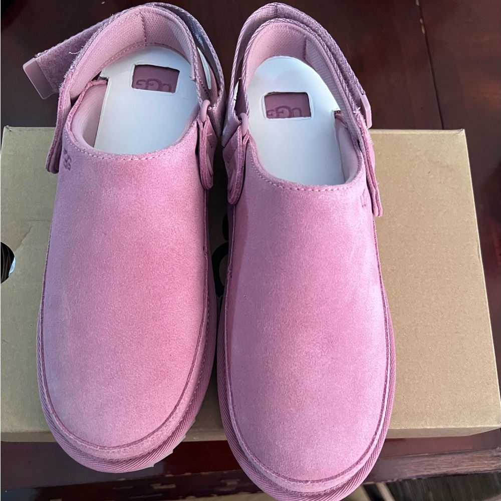 UGG Clogs - Picture 2 of 5